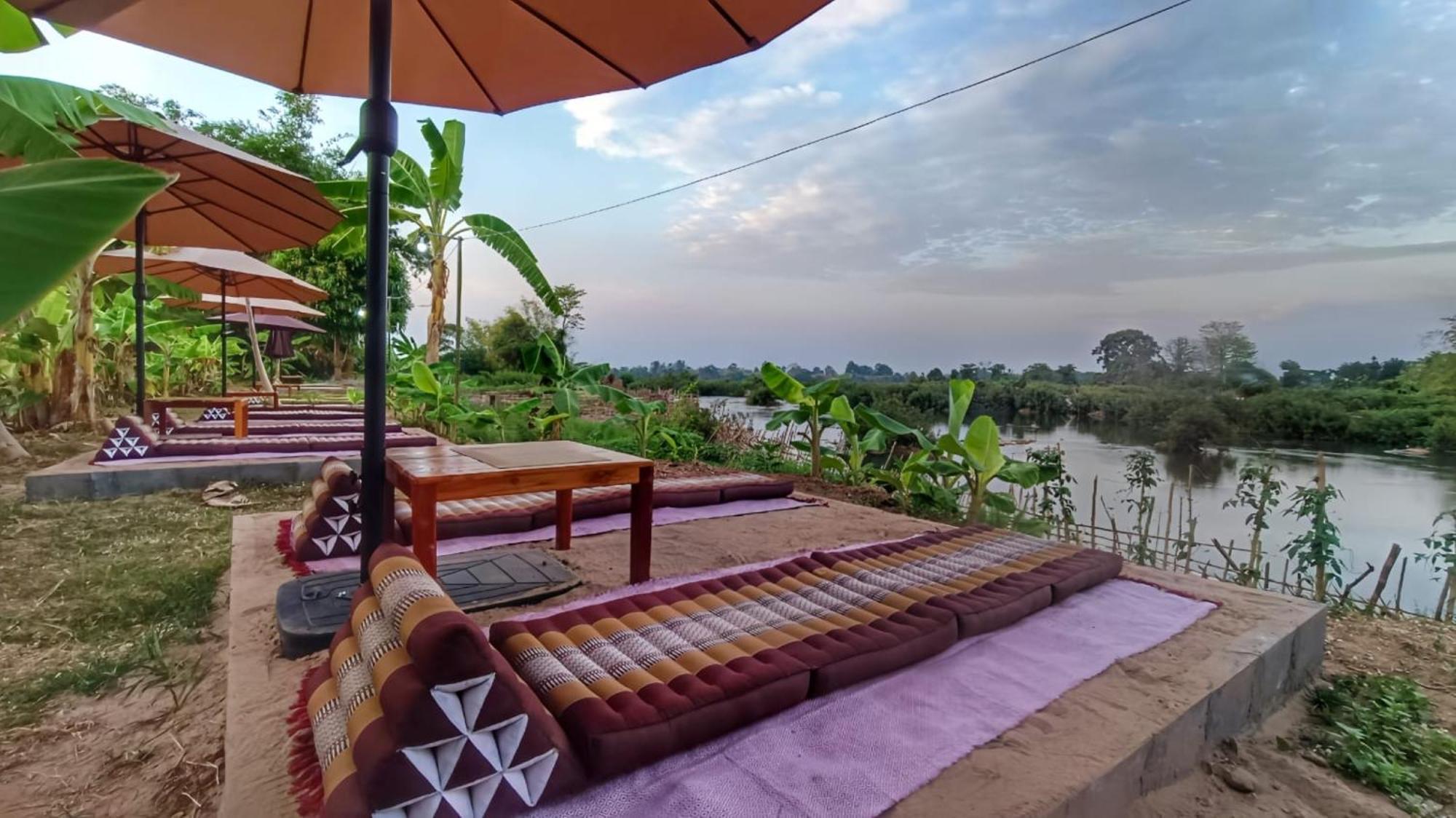 Chanhthida Guesthouse And The River Front Restaurant Ban Khon 外观 照片